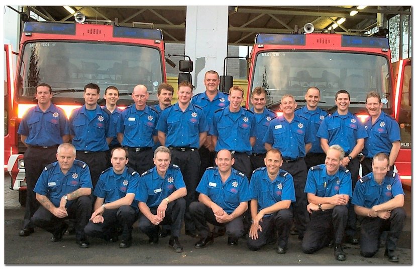 Group photo of Godalming Crew 2003